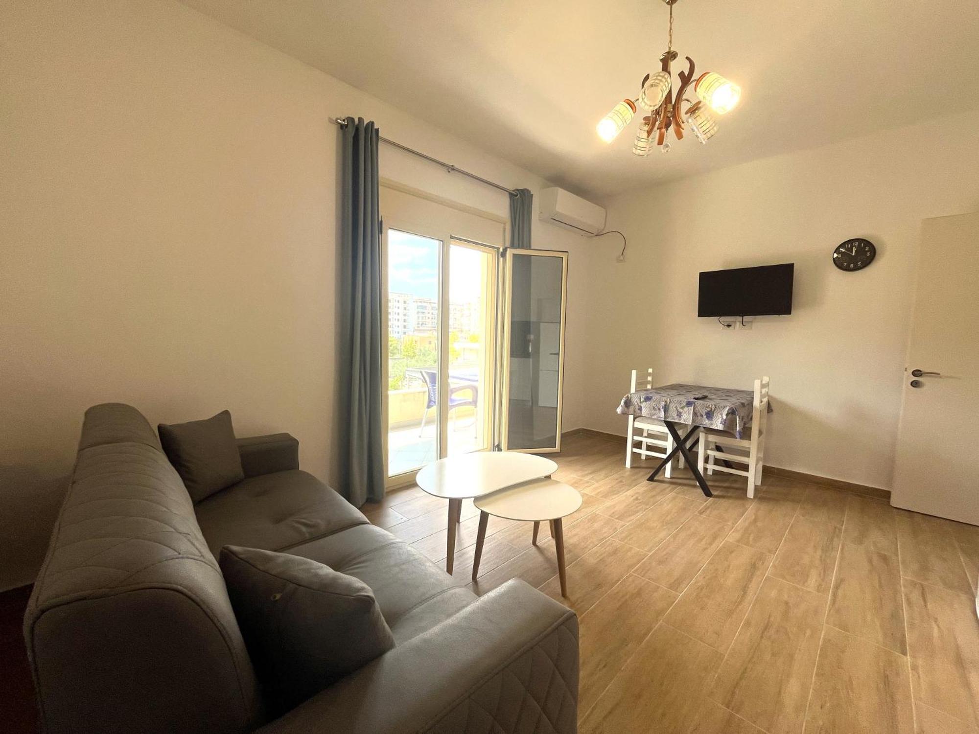 4 Stinet * Vlorë